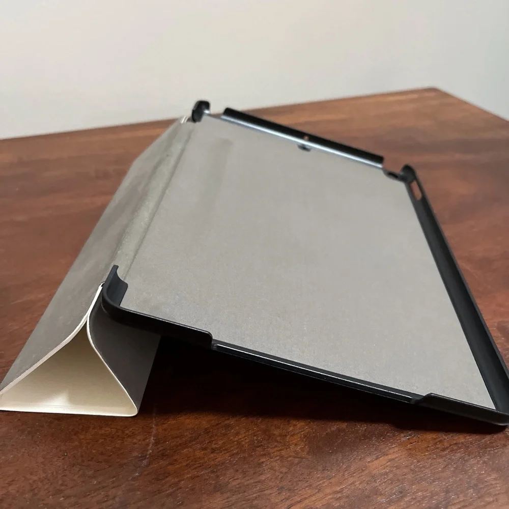 IPad Cover in White